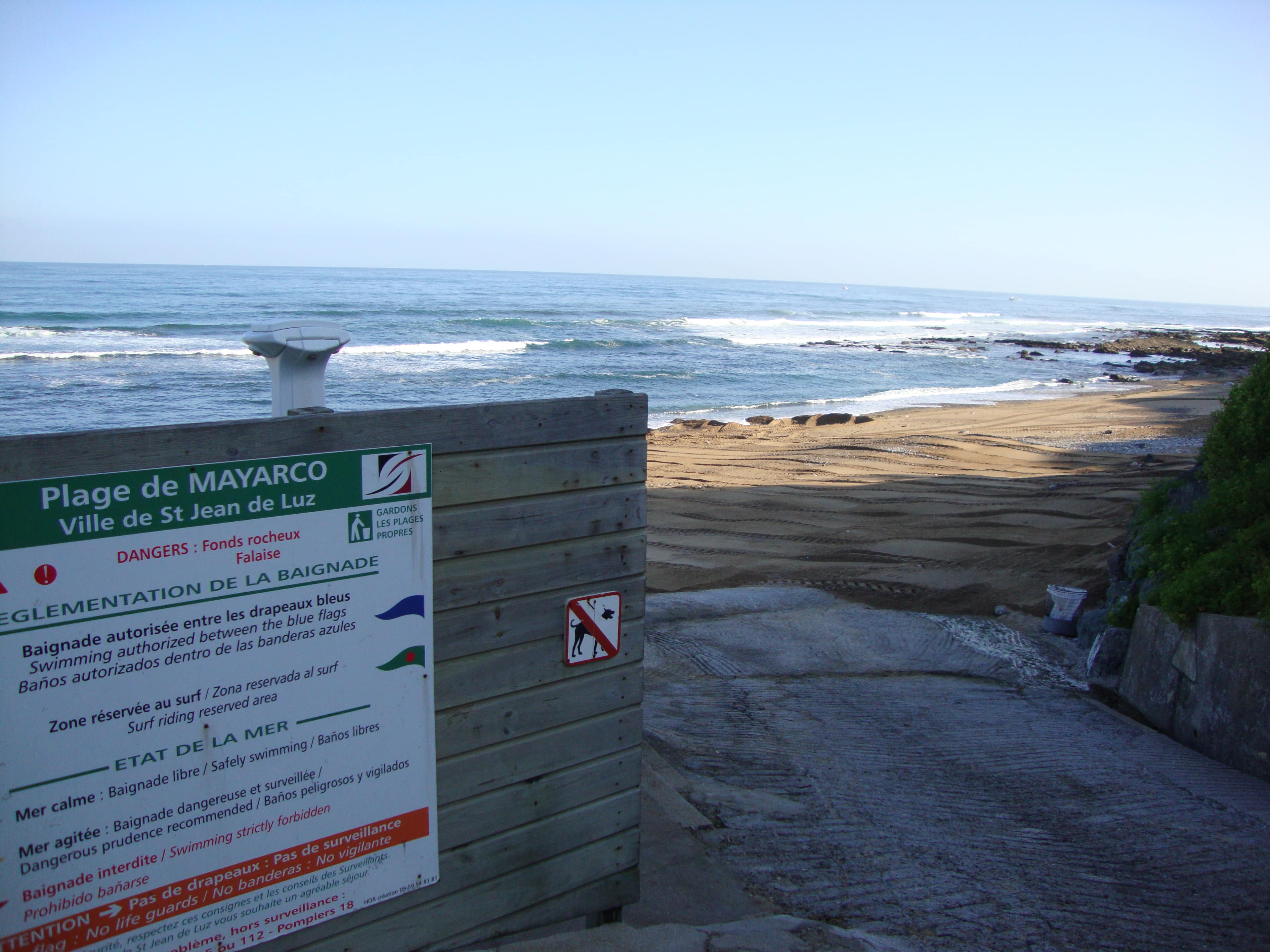 Akotz (St.Jean-de-Luz, Pyr-Atl., Fr) entretien annuel de la Plage de Mayarco