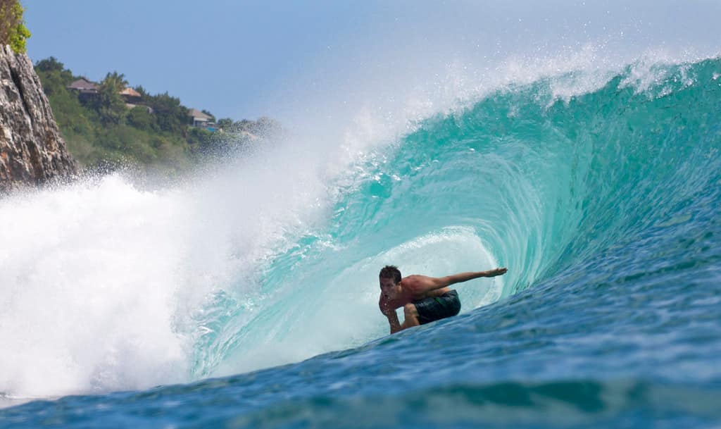 sunova-surfboards-team-rider-paul-bocquet-bert-burger-the-drifter