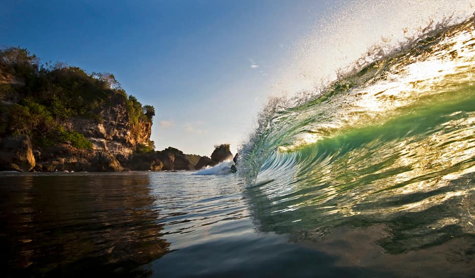 sunova-surfboards-bert-burger-photography-lifestyle-travel-landscape-indonesia-bali-padang-padang-wave
