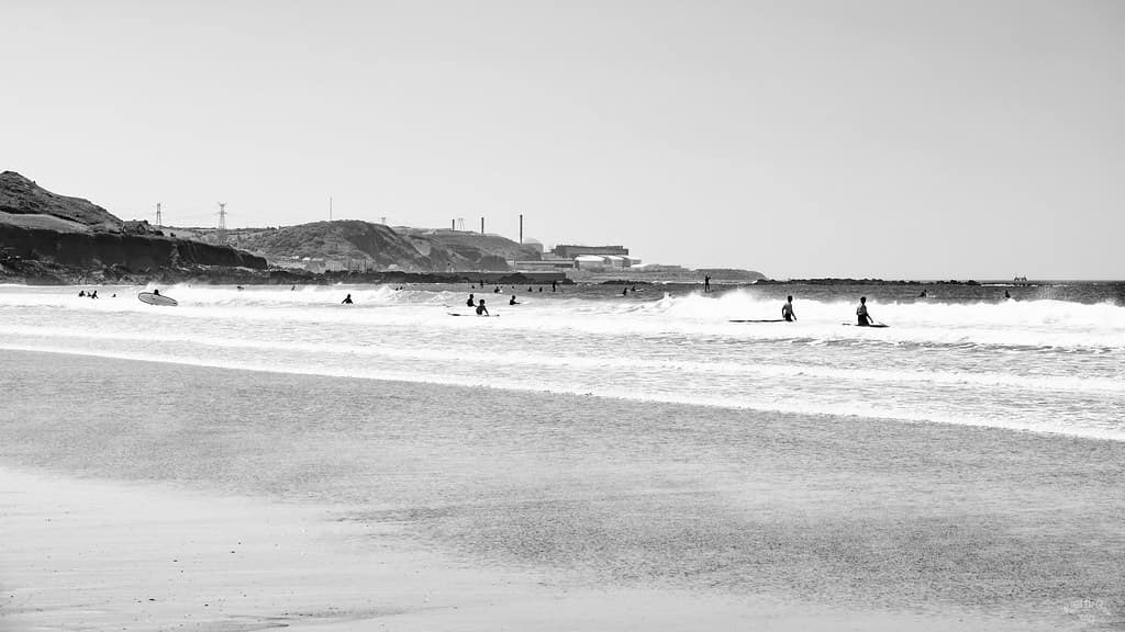Plage de surf de Siouville coincée entre Flamanville et La Hague