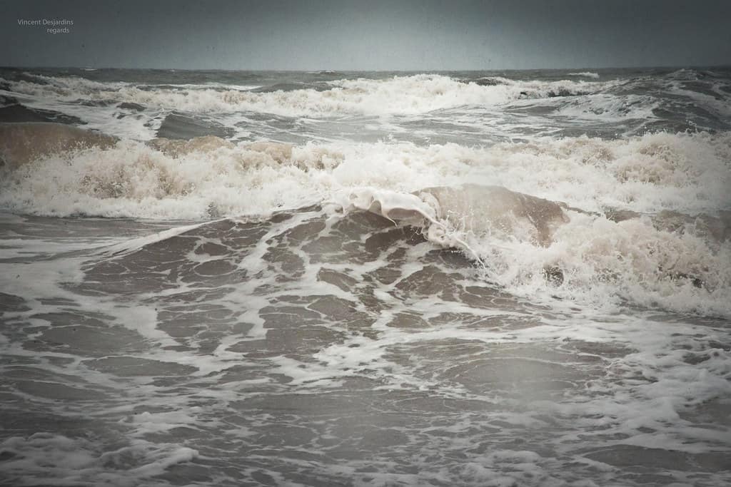 France : Stella-Plage - série ' les déferlantes ' Large